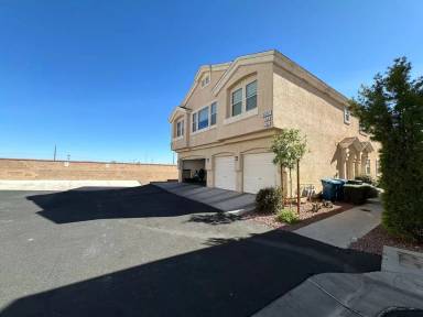 Main picture of 9312 Straw Hays St
