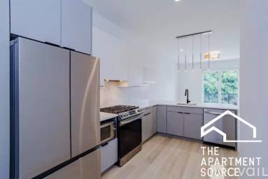Main picture of 3821 N Ashland Ave