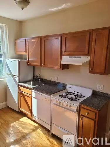 Main picture of 1193 Commonwealth Ave