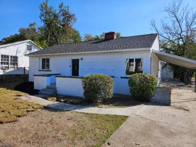 Main picture of 2202 High St