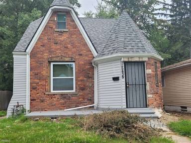 Main picture of 15835 Westbrook St