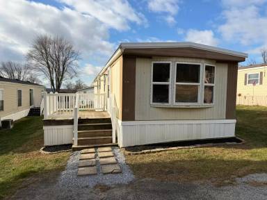 Main picture of 108 Hideaway Ln