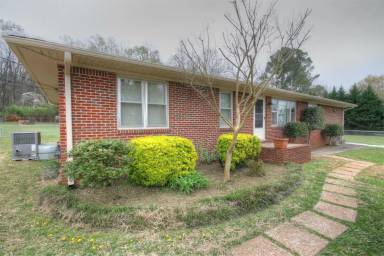 Main picture of 149 Travis Rd NW