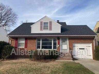 Main picture of 320 Halle Dr