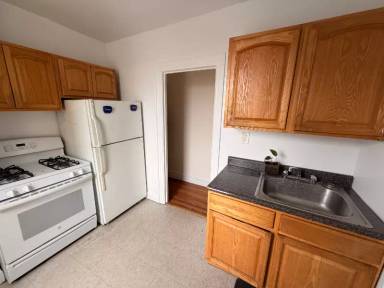 Main picture of 1649 Edison Ave