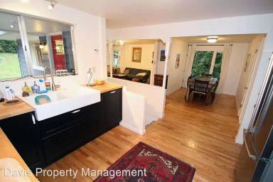 Main picture of 20411 33rd Ave NE