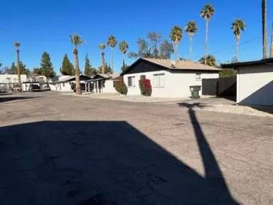 Main picture of 2414 W Coolidge St