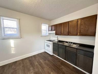 Main picture of 213 N Fairfax Ave