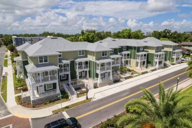 Main picture of Valencia at the Park Apartments