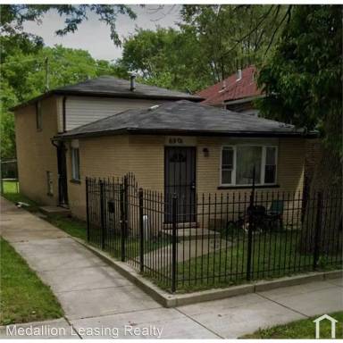 Main picture of 6949 S Woodlawn Ave