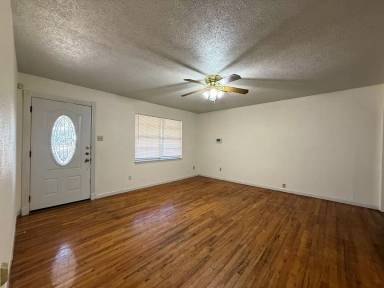 Main picture of 708 Houston St