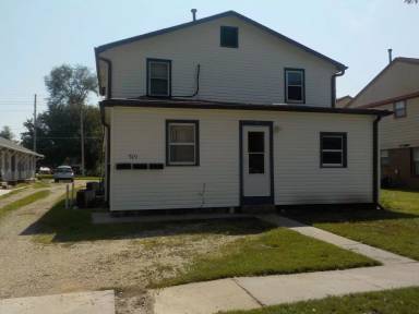 Main picture of 719 W 13th St
