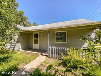 Main picture of 700 W 9th Ave