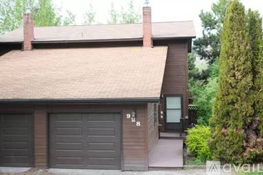 Main picture of 928 Vandal Dr