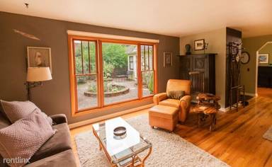 Main picture of 4737 SE 48th Ave