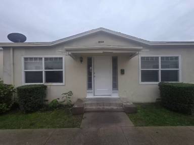 Main picture of 1167 1/2 S Norton Ave