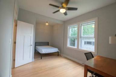 Main picture of 2732 S Bonfield St