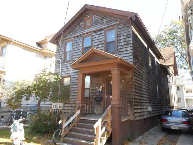 Main picture of 403 W Mifflin St