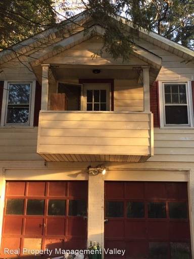Main picture of 818 1/2 Orchard St