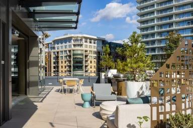 Main picture of 1075 Lenora