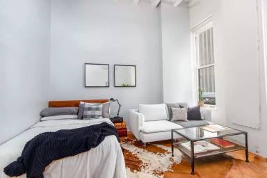 Main picture of 29 E Adams St