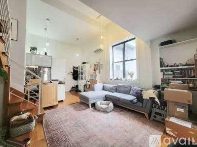 Main picture of 100 DuPont St