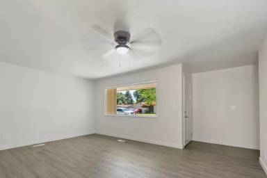 Main picture of 468 E Monarch St
