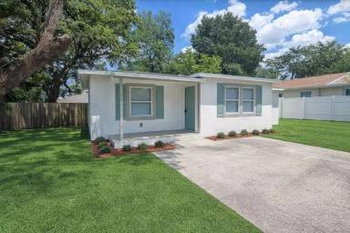 Main picture of 1321 W Rambla St