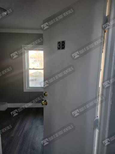 Main picture of 17310 Bentler St