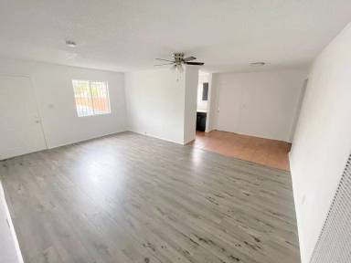 Main picture of 1625 W 51st St