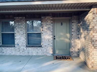 Main picture of 406 W Matthews Ave