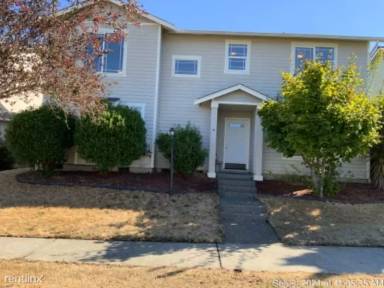 Main picture of 7415 Village Dr