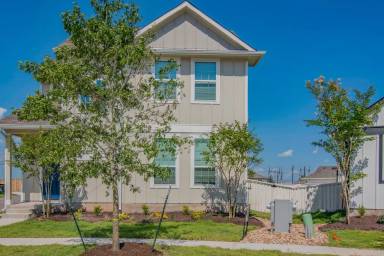 Main picture of 100 Lennox Dr