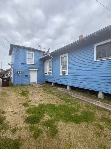 Main picture of 2205 33rd St