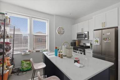 Main picture of 2350 W Charleston St