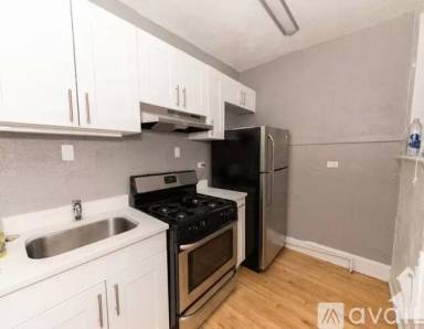 Main picture of 629-39 W Cornelia Ave