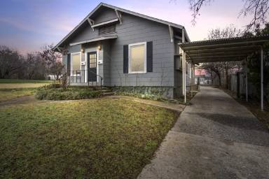 Main picture of 2332 NW 38th St