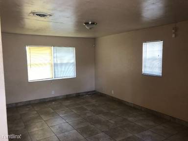 Main picture of 2421 NW 8th St