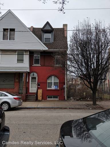 Main picture of 611 West St