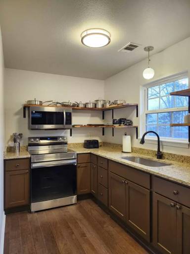 Main picture of 75 Thomas Dr
