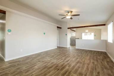 Main picture of 8902 W Monroe St