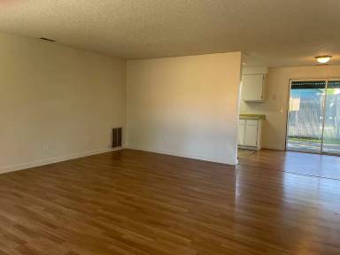 Main picture of 735 Kenyon St