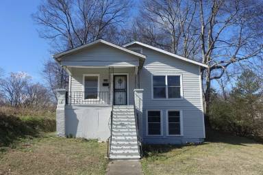 Main picture of 1228 Portland St