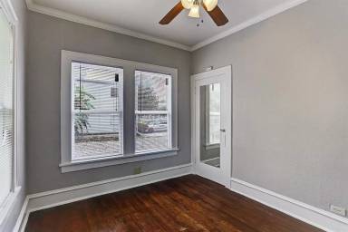 Main picture of 2323 Park St