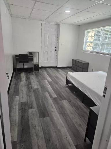 Main picture of 1008 State St NW