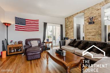Main picture of 1456 W Fletcher St