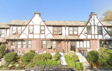 Main picture of 6785 Fleet St