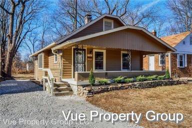 Main picture of 4720 Rosslyn Ave