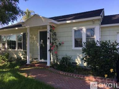 Main picture of 451 E Italia St