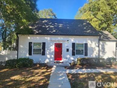 Main picture of 811 Everett Pl